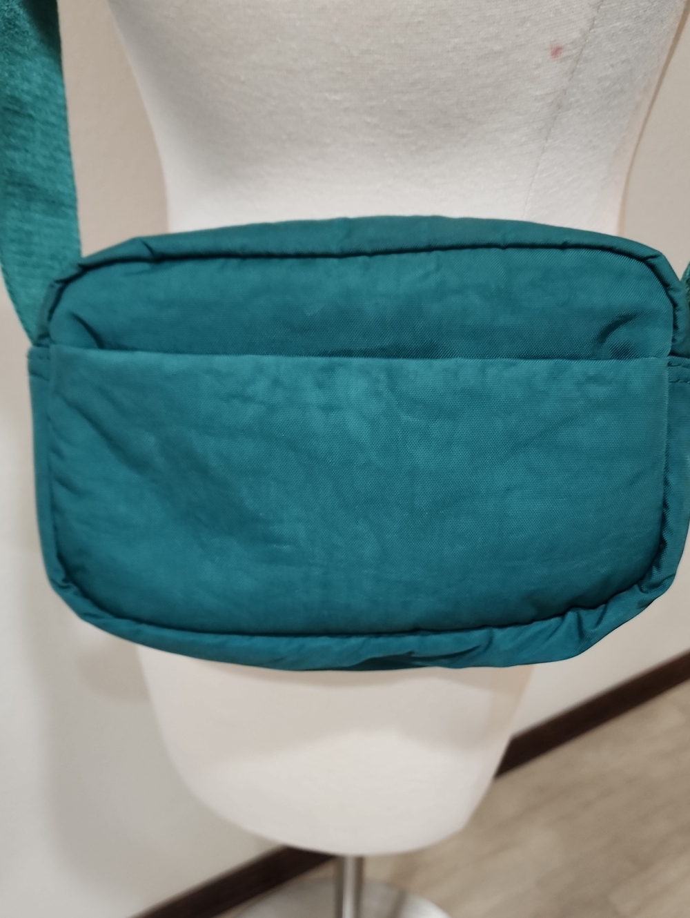 Baggu Nylon Camera Crossbody Bag With Logo Strap Teal Green Casual Travel - Picture 4 of 6